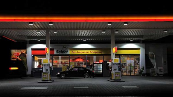ninia_sverdrup_petrol_station